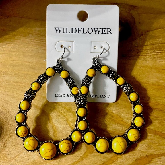 Yellow Stone And Flowers Burnished Silver Earrings - Picture 3 of 6